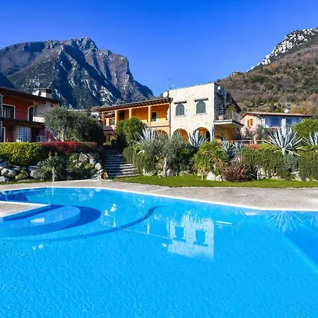 Gardagate - Borgo Le Torri Апартаменты Тосколано-Мадерно